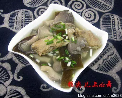 海带蘑菇排骨汤