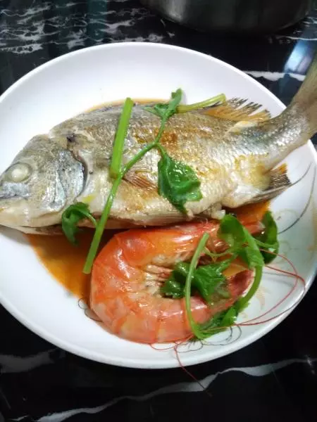 简单煮海鱼、虾