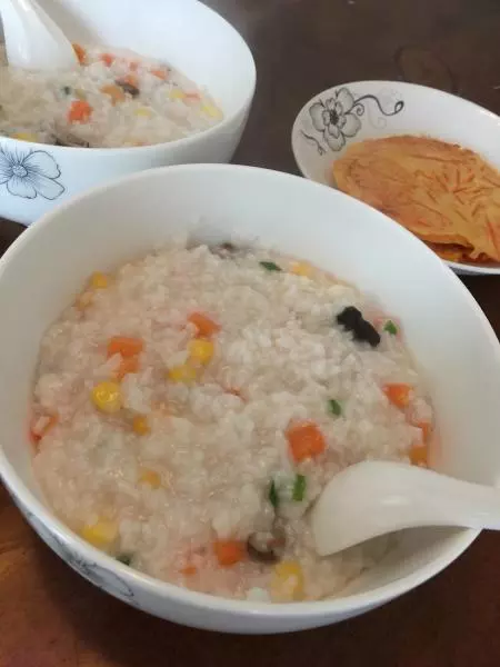 胡萝卜香菇玉米粥