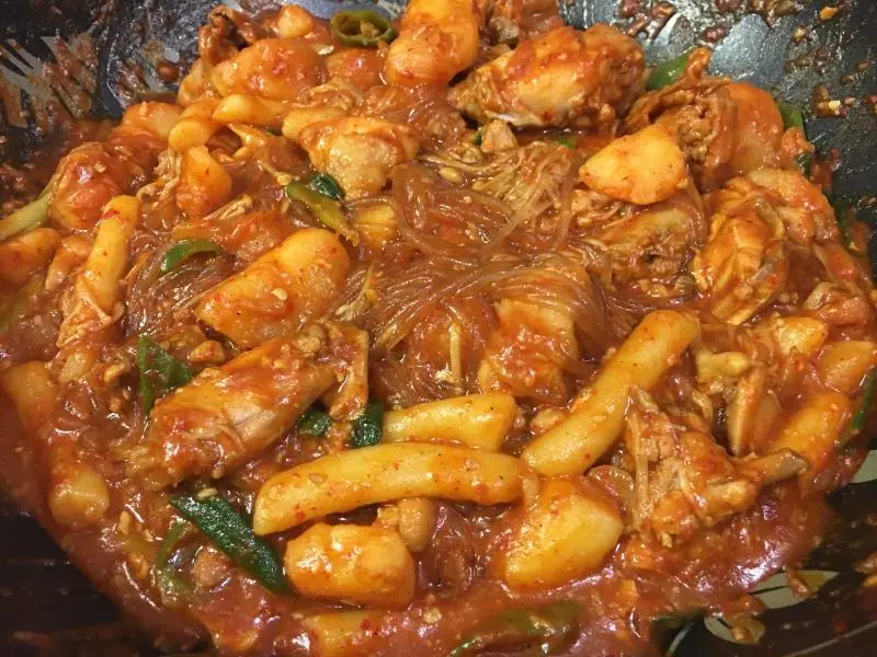 韩式辣炖土豆鸡肉（닭 볶음탕)