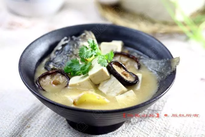魚頭燴豆腐
