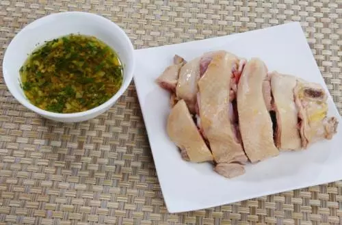 林志鵬自動烹飪鍋烹制白斬雞-捷賽私房菜