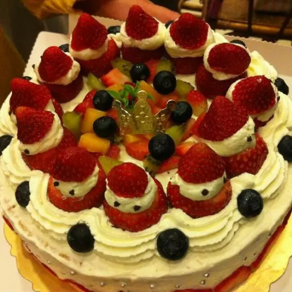 圣诞版本奶油草莓蛋糕