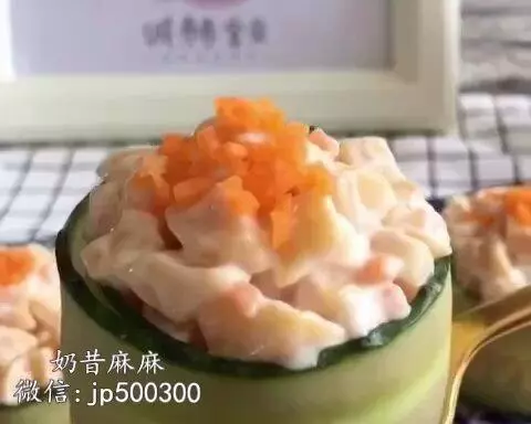 鳕鱼肠黄瓜寿司