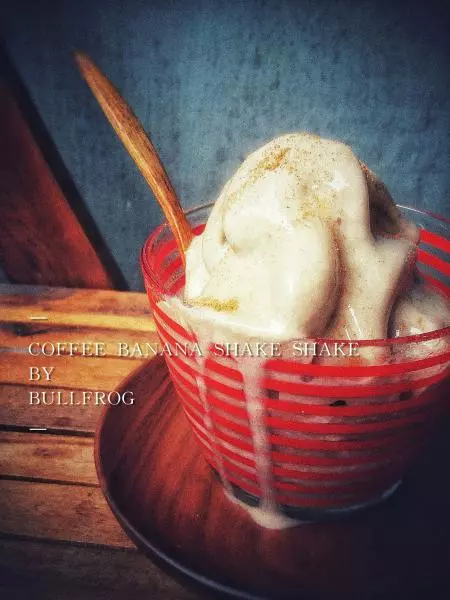 咖啡香蕉沙冰
COFFEE BANANA SHAKE SHAKE