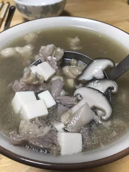 香菇瘦肉豆腐汤