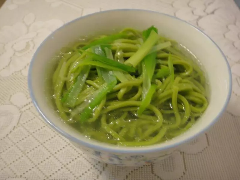 綠色清湯麵