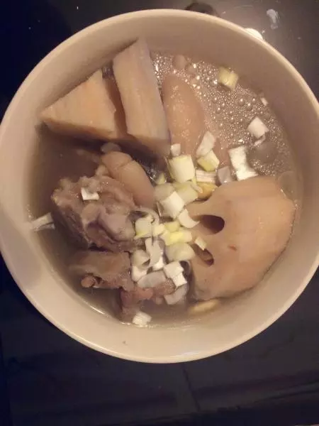 豬蹄蓮藕湯