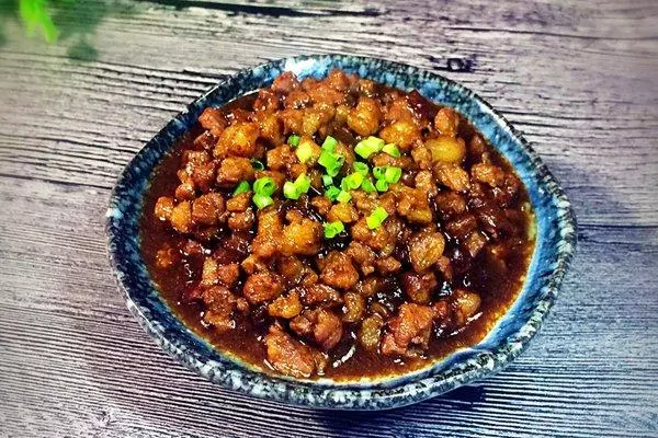 酱肉丁