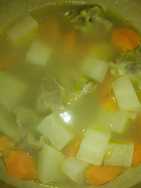 红萝卜白萝卜煲骨头汤