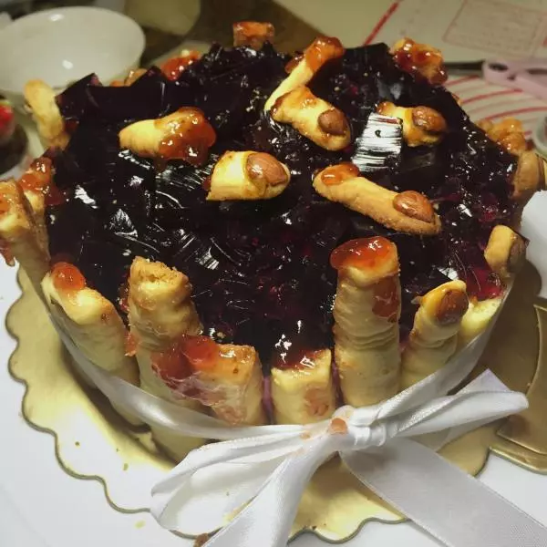 【万圣节】女巫手指饼乾造型蛋糕（慕斯蛋糕）