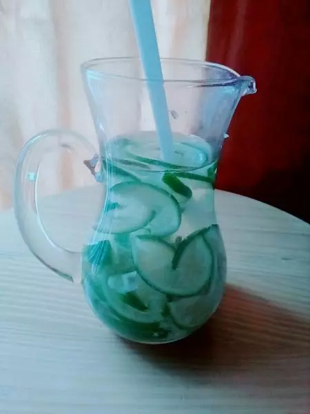 绿茶柠檬水