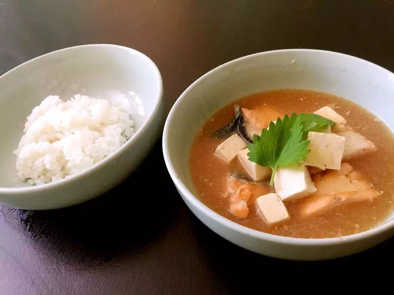 日式三文鱼味噌汤