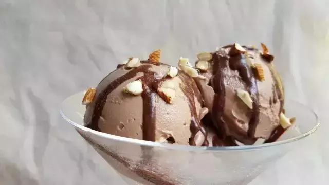 100个easy-to-make菜谱47 | 巧克力冰淇淋