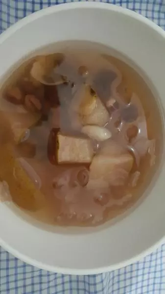 银耳红豆百合梨汤