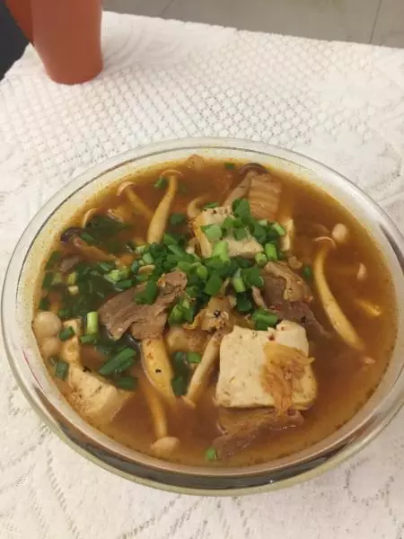 泡菜豆腐蘑菇汤
