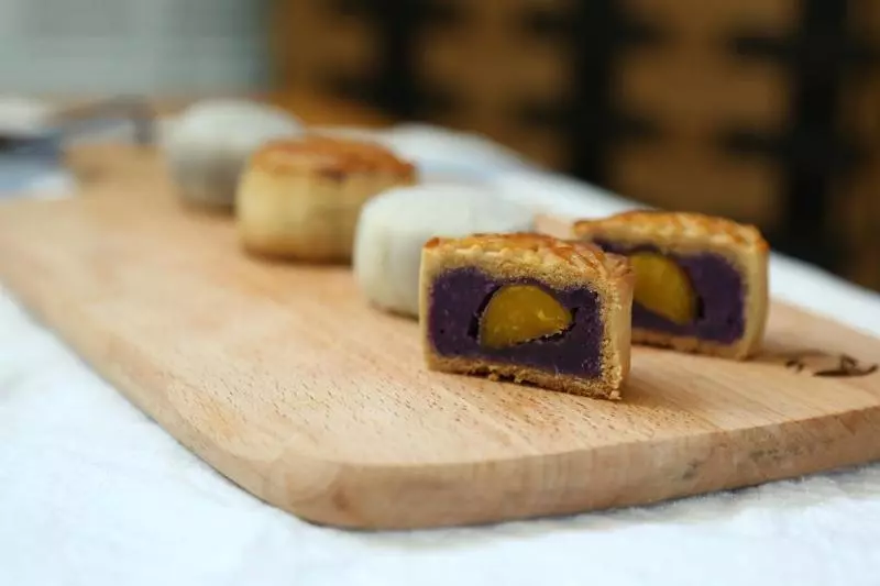 广式（蛋黄/板栗）紫薯月饼