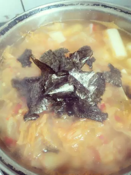 韩式辣白菜杏鲍菇年糕汤