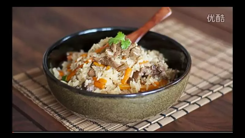 新疆菜《羊肉抓飯》