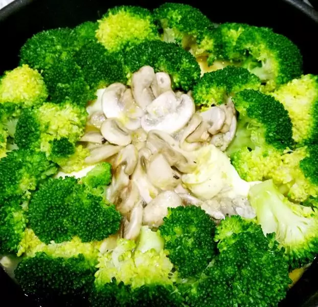 蟹粉西兰花蘑菇日本豆腐