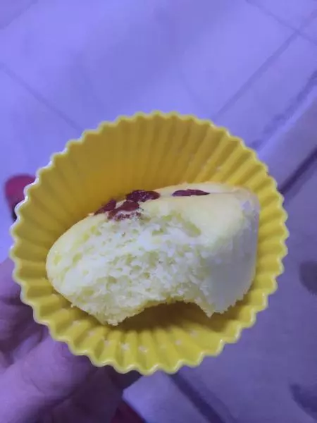 酸奶海绵纸杯蛋糕