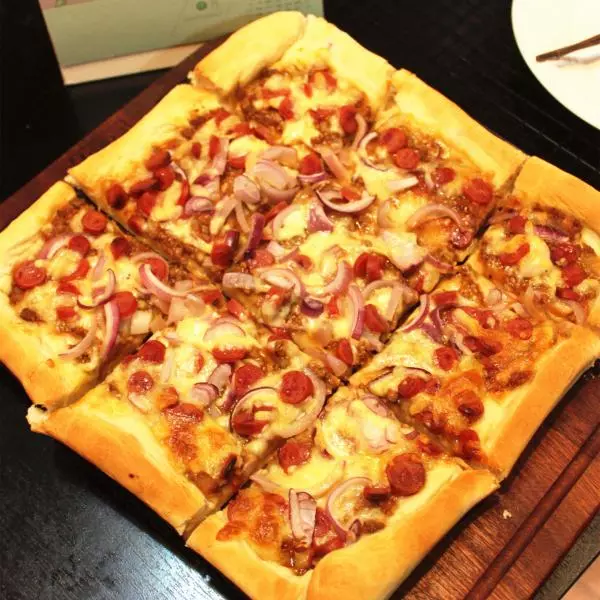 個性披薩--臘腸方形披薩