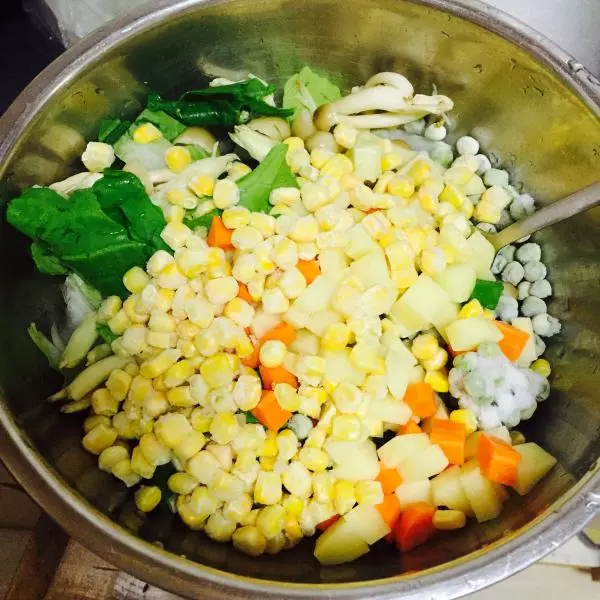 砂锅蔬菜汤