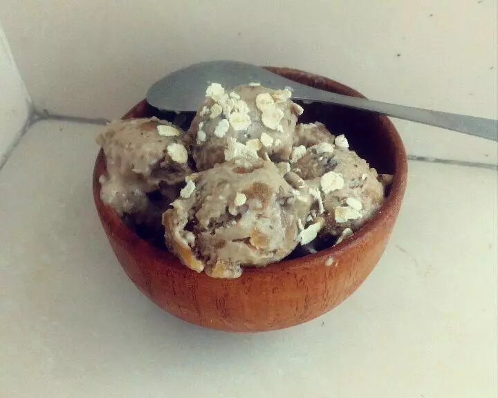 纯素食·燕麦黑枣冰淇淋