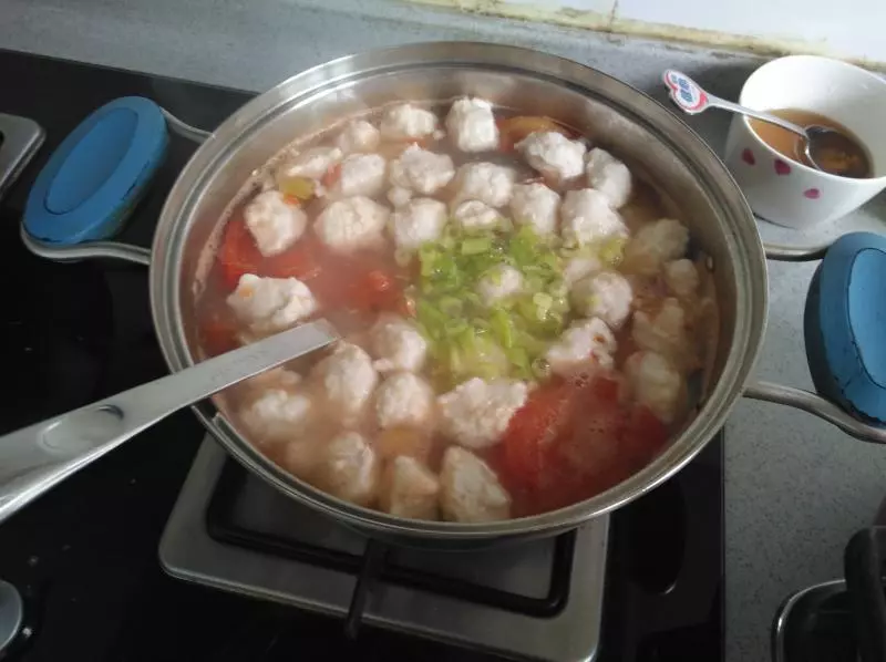 西红柿鱼丸汤