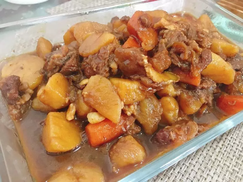 土豆胡蘿蔔燉牛肉