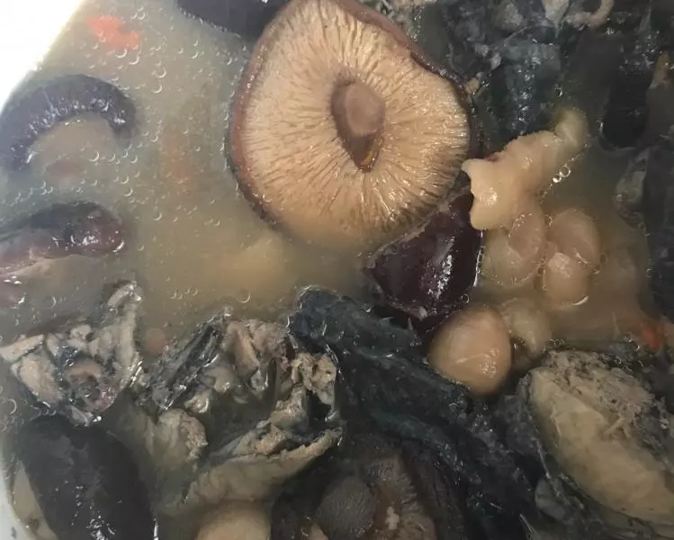 香菇乌鸡汤