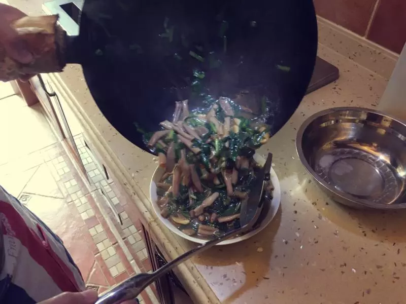 海腸子炒韭菜
