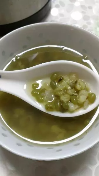 綠豆湯(六~十分鐘不需要泡)