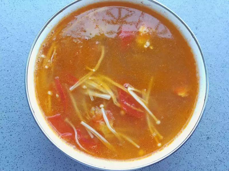 番茄金菇肉片汤