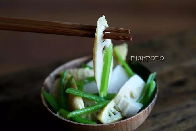 春筍炒香芹