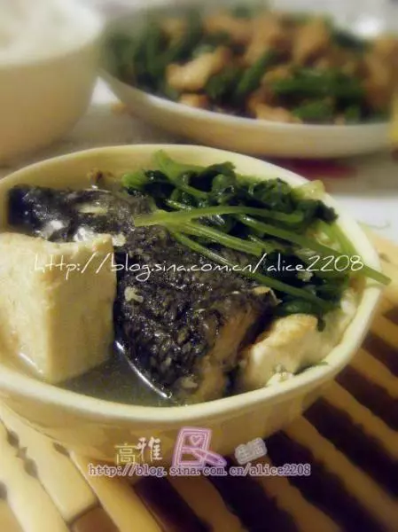 香菜魚頭豆腐湯