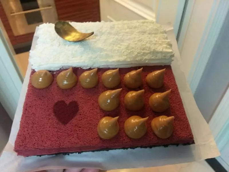 红丝绒情人节蛋糕