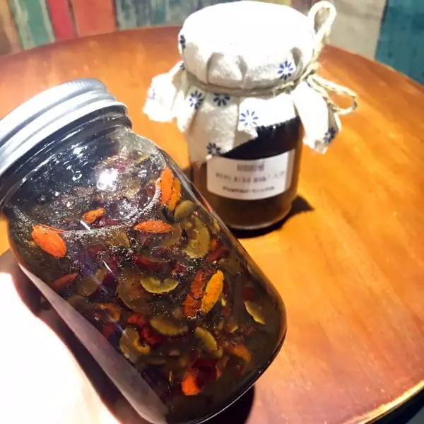 红枣枸杞桂圆蜂蜜茶