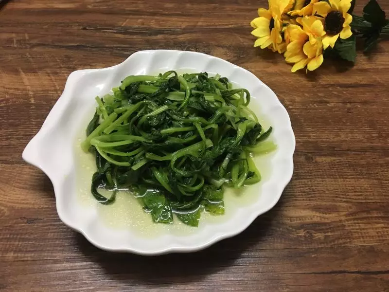 乐活教主的美食之——清炒鸡毛菜