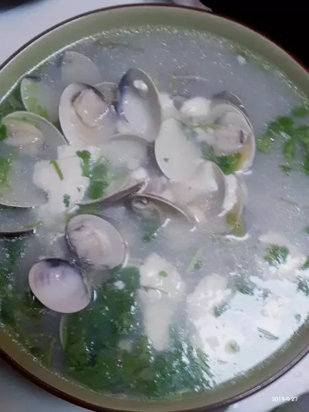 纹蛤豆腐汤