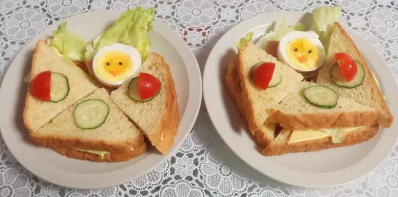 早餐十：三明治+小鸡蛋蛋+玉米浓汤