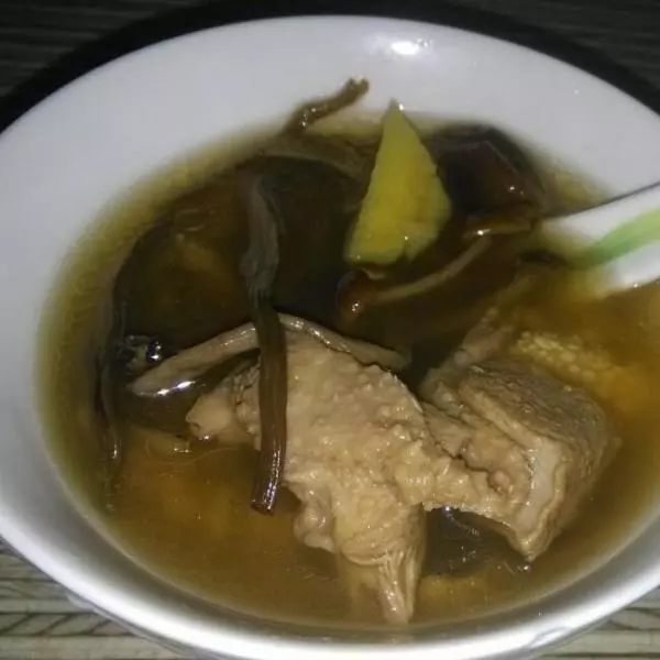干茶树菇鸭汤