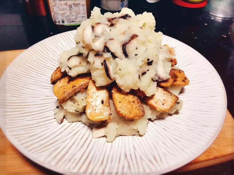 香菇土豆泥夹煎三文鱼片