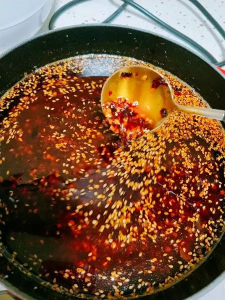 辣椒油（可用作米线，面条，凉菜，饺子蘸水）