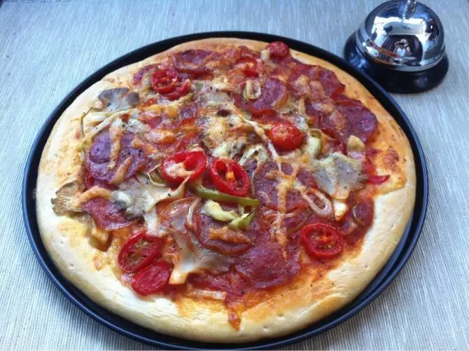 義大利烤腸披薩