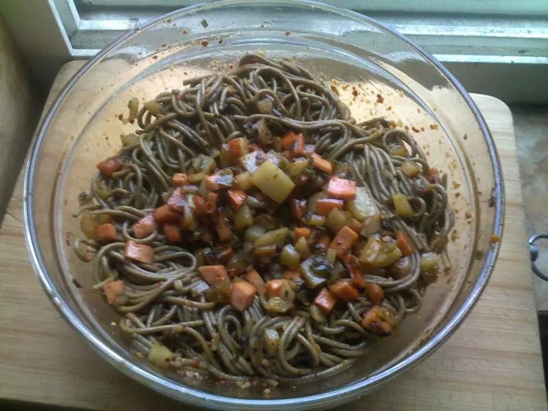 蕎麥雜拌冷麵