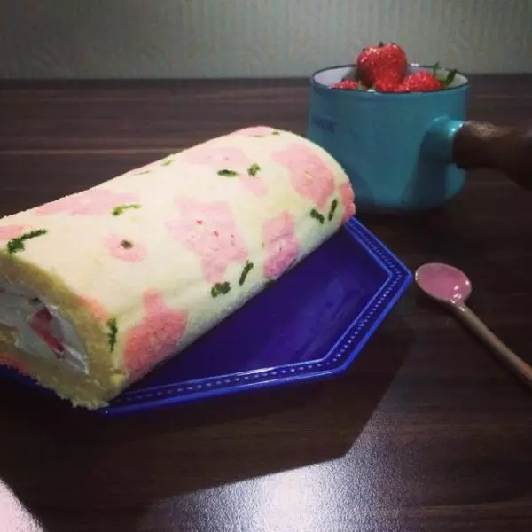 彩绘桃花蛋糕卷