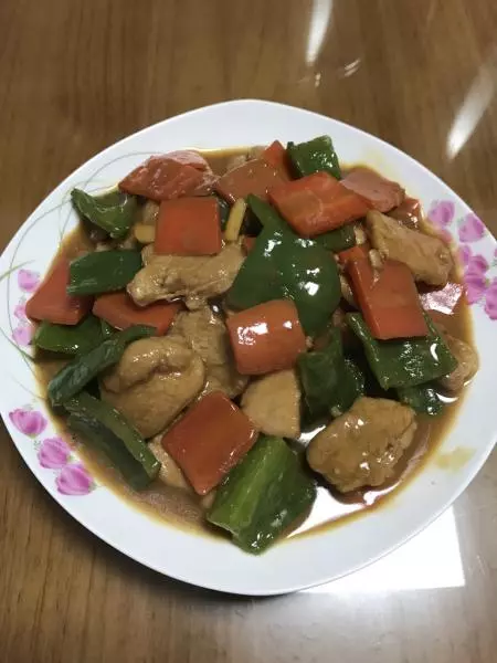 青椒胡萝卜炒大肉片