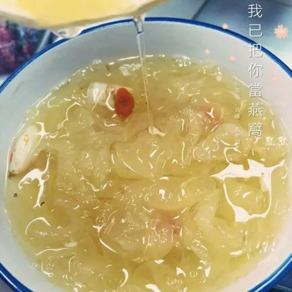 银耳莲子红枣汤