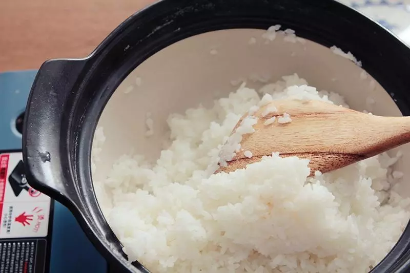 焖一锅香喷喷大米饭